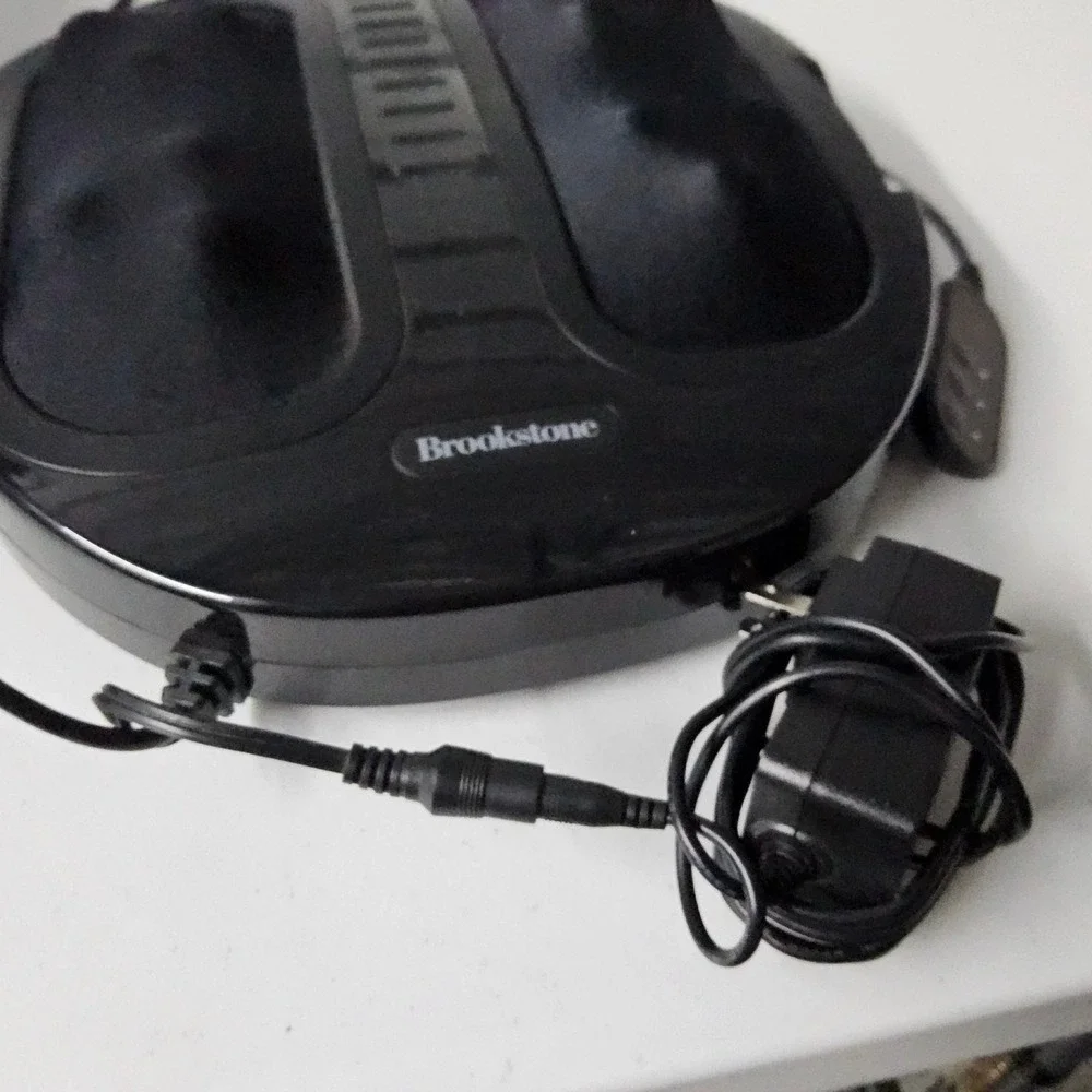 Brookstone Shiatsu Foot Massager and Warmer‎ with Heat Black Plush Cover 2-in-1